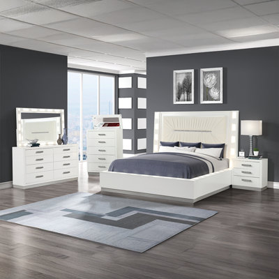 Vannida 5-N Piece Bedroom Set in Milky White