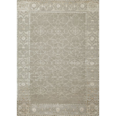 Castile Geometric Area Rug in Ivory/Silver/Gray