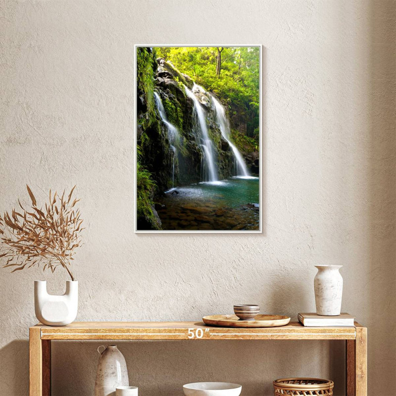 Chutes de Hana, Floating Frame White, 21 po x 31 po