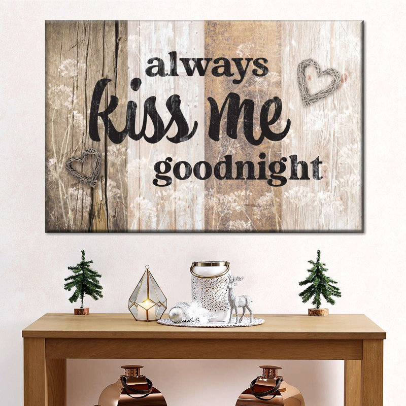 «Kiss Me Goodnight», impression sur toile, H 24 po x l 16 po x P 1,25 po