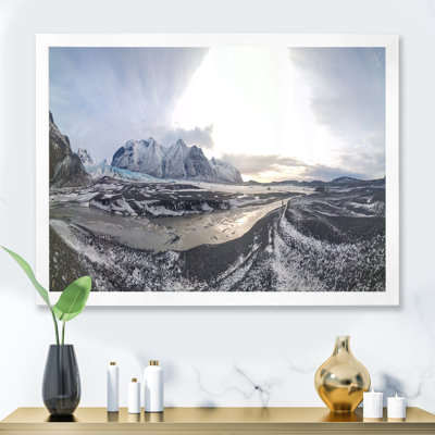 Snowy Mountains in Northern Islande - Photographie sur toile
