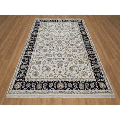 Tapis oriental noué à la main 6 pi 2 po x 9 pi Nain avec motif de fleurs, laine et soie, velours doux, 250 KPSI