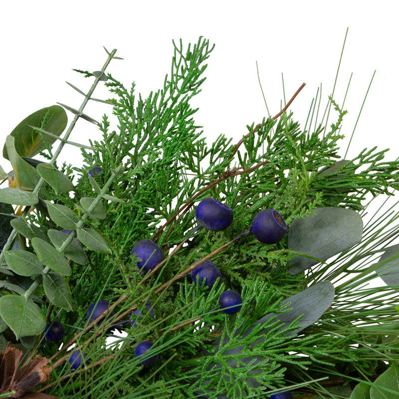 Couronne de Noël artificielle pin bleuet eucalyptus 28 po non éclairée