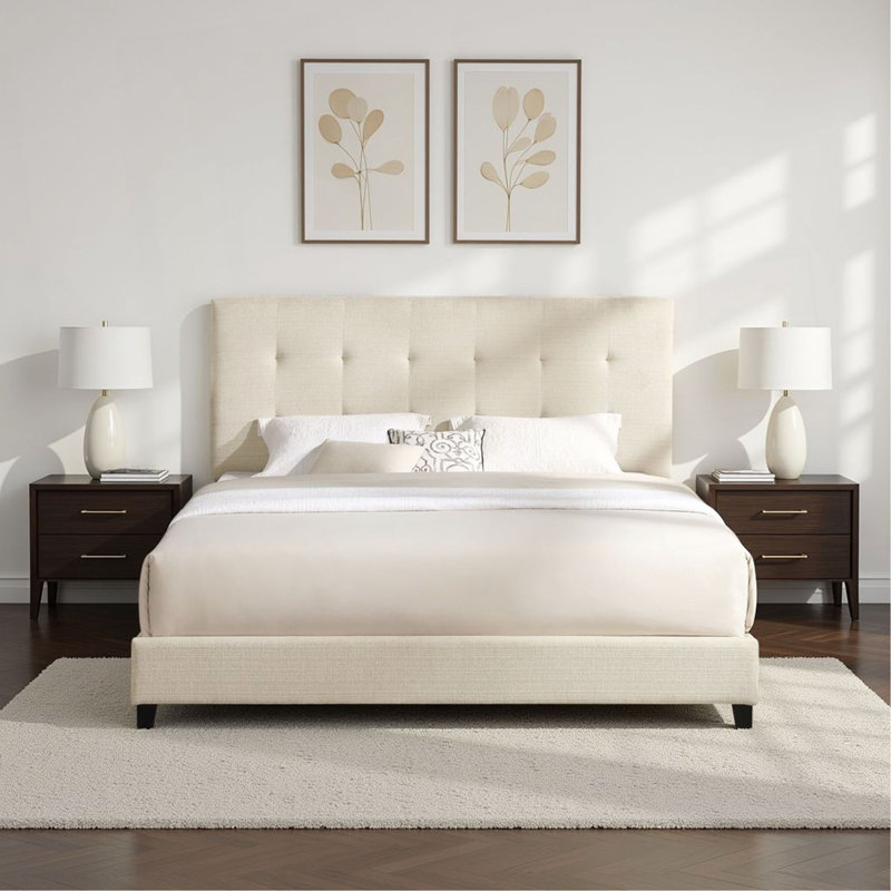 Lit plateforme tapissier très grand capitonné beige Bridgevine Home
