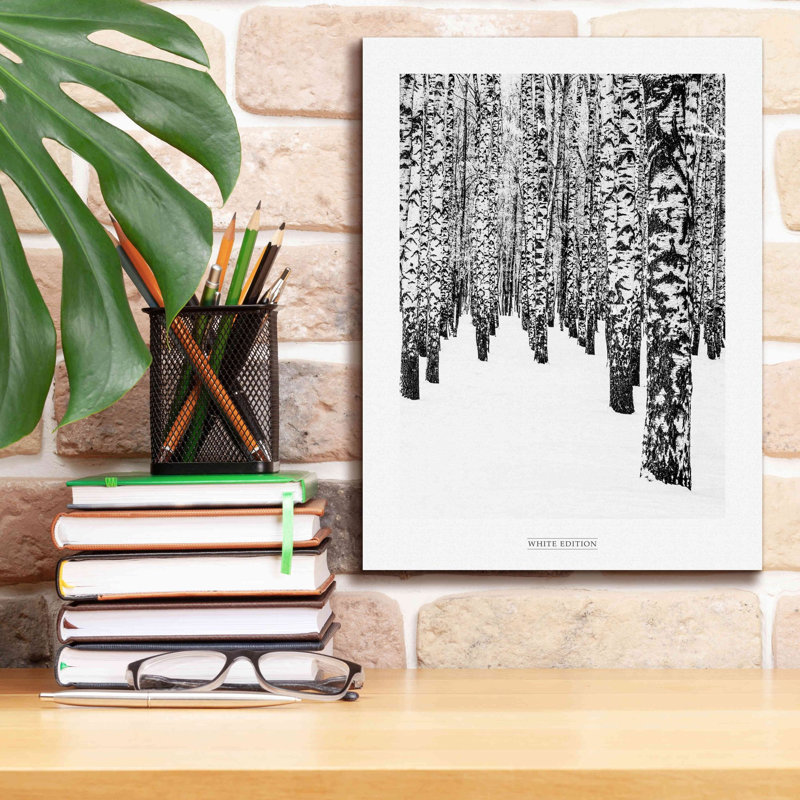 «White Edition 2» par Design Fabrikken, estampe numérique sur toile, H 16 po x l 12 po x P 0,75 po