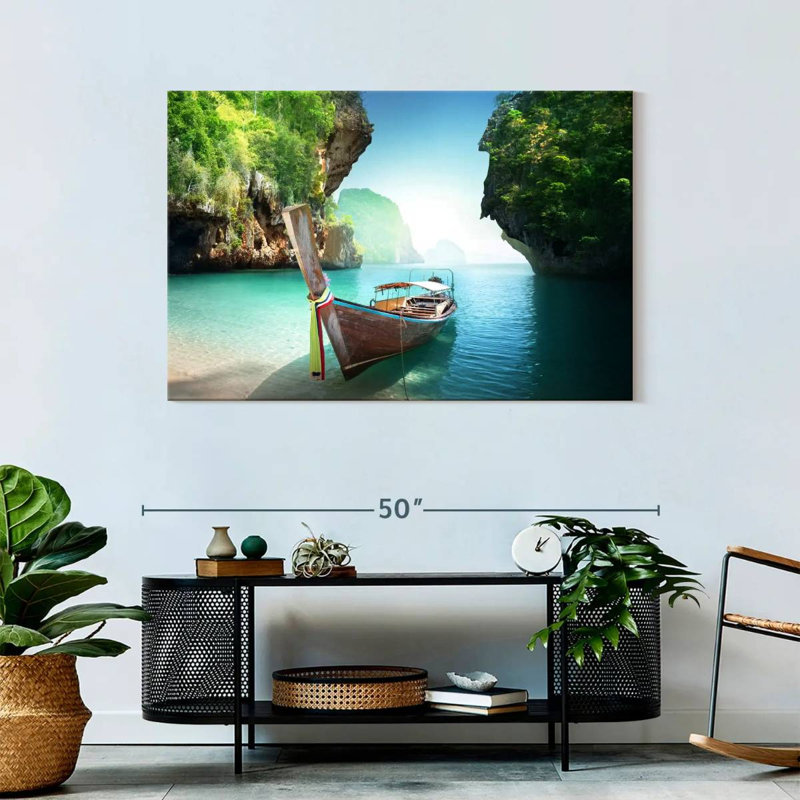 Bateau Mehar sur la plage de Krabi, H 30 po x l 45 po