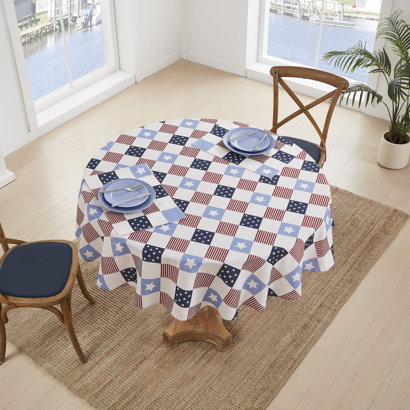 Avanti Heritage 70" Round Tablecloth