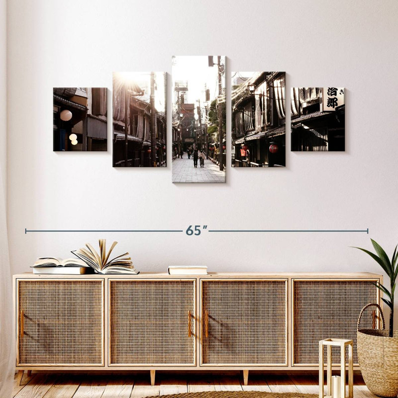 Rue traditionnelle japonaise, H 24 po x l 55 po