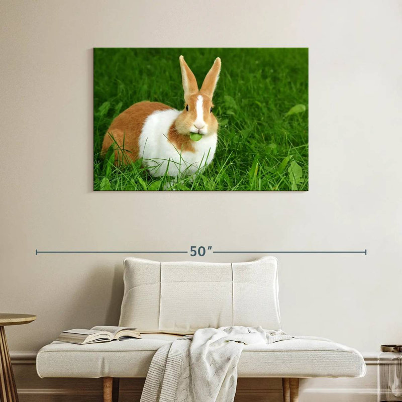 Lapin mangeant une feuille, H 26 po x l 39 po