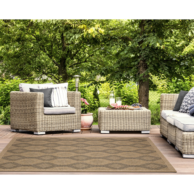 Bordy Geometric Indoor / Outdoor Rug, Rectangle 6'6" x 9'4"