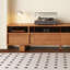 Meuble télé en bois de style rétro-104901784