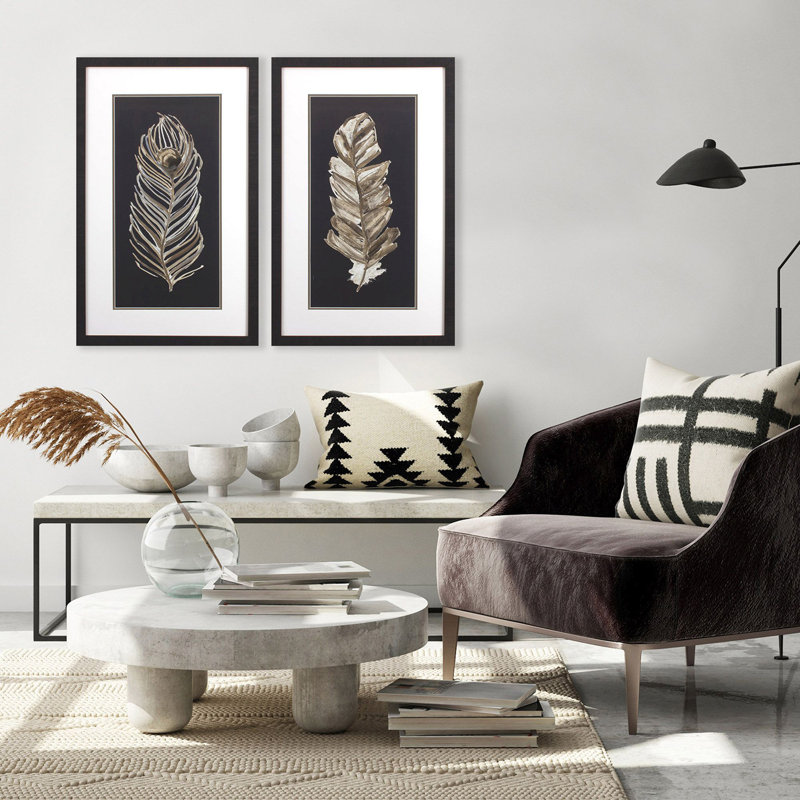 Plume douce sur fond noir, art encadré