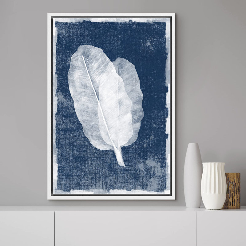 «Faded White Transparent Leaves» sur, Blanc, H 24 po x l 16 po