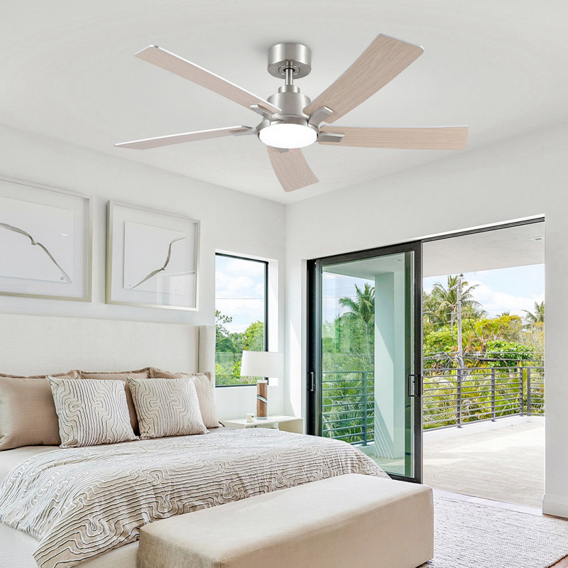 Ventilateur de plafond intérieur moderne en nickel brossé de 52 po avec DEL intégré, télécommande et 5 pales deux tons