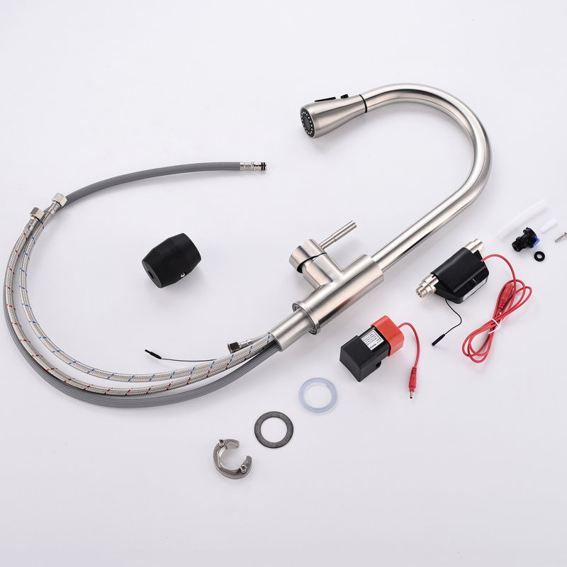 Robinet d'évier de cuisine en nickel brossé, extractible, à poignée unique en laiton, tactile, technologie d'économie d'eau, conception simple d'utilisation.