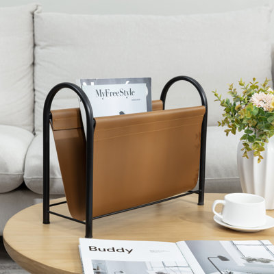 Porte-revues sur pied en similicuir caramel