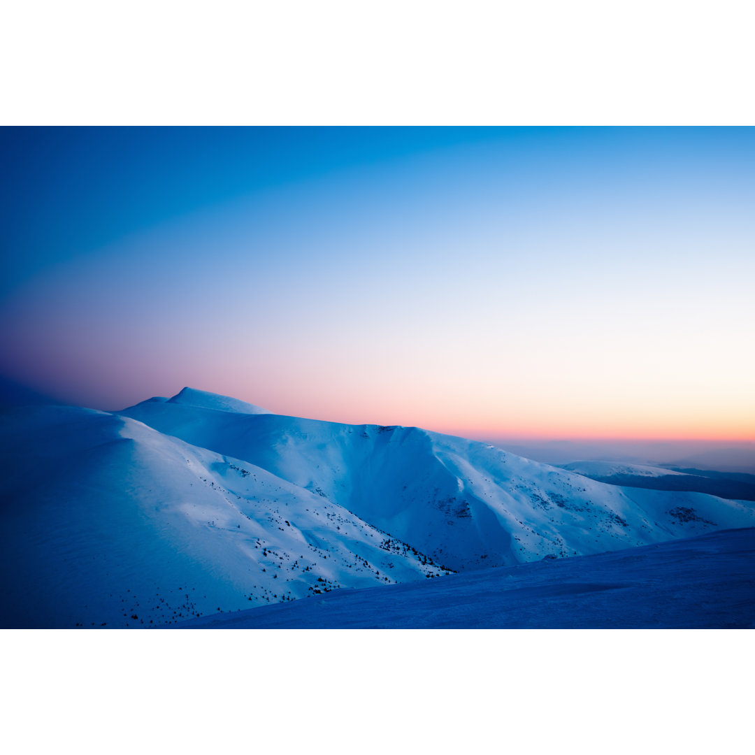 Winter Sky von YouraPechkin - Kunstdrucke auf Leinwand