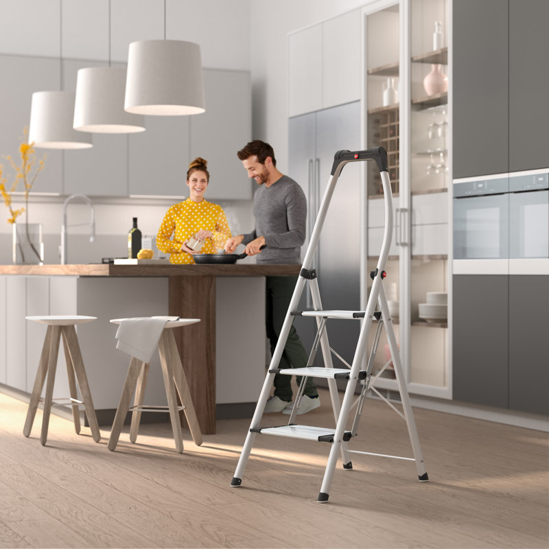 Escabeau pliant en aluminium Hailo K95 LivingStep à 3 marches avec base antidérapante, capacité de charge de 150 kg (330 lb).