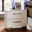 Table de chevet 2 tiroirs pour chambre à coucher en blanc brillant avec pieds et poignées
