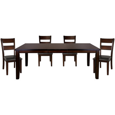 Ensemble repas pour quatre personnes