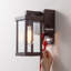 Applique murale d'extérieur classique avec prise GFCI intégrée 1 lumière-476080786-476080784