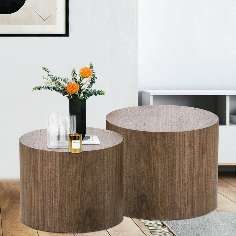 Ensemble de tables basses rondes, Noyer