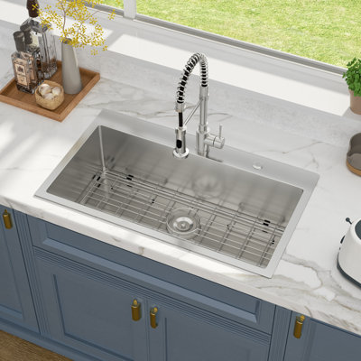 Évier de cuisine encastré à simple cuve en acier inoxydable de calibre 16 L 33 po x l 22 po
