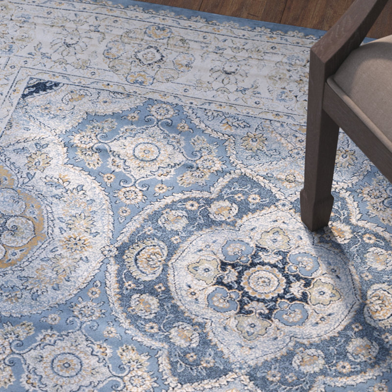 Tapis oriental en viscose Conner, Rectangle 6 pi 7 po x 9 pi 2 po