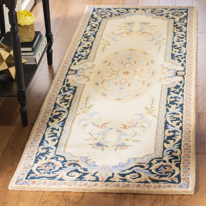 Tapis ivoire / bleu marine en laine touffeté à la main Priscila, Tapis de couloir 2 pi 6 po x 8 pi