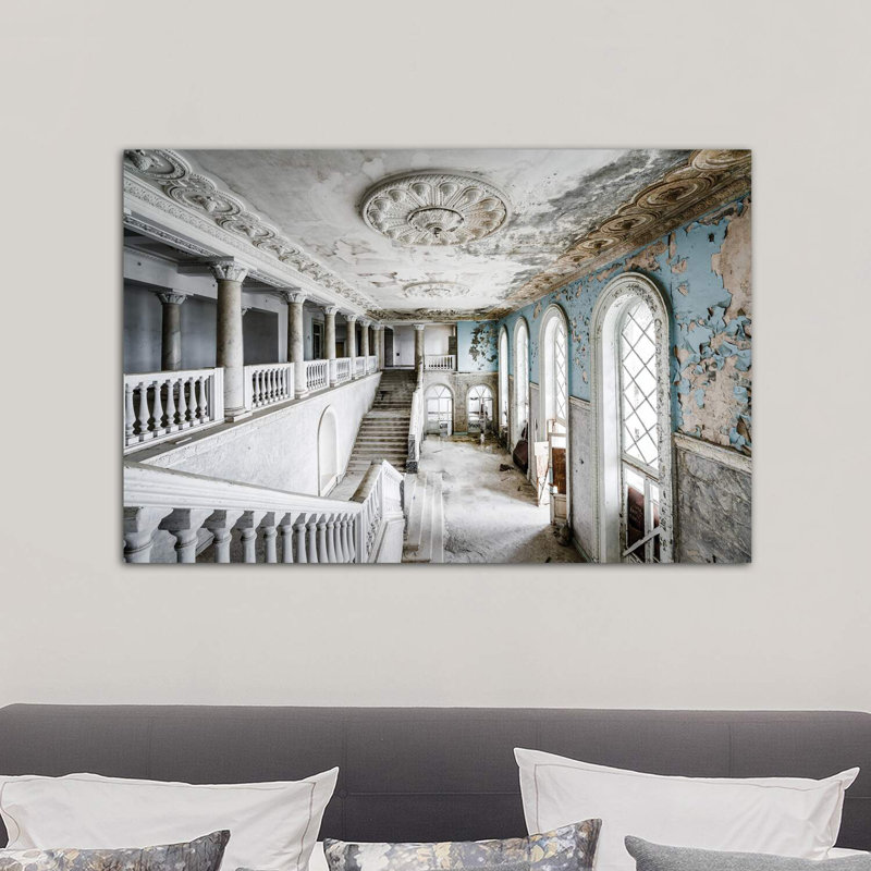 «Gostinitsa» par Simon Yeung - reproduction de photo, Toile tendue, H 18 po x l 26 po x P 1,5 po