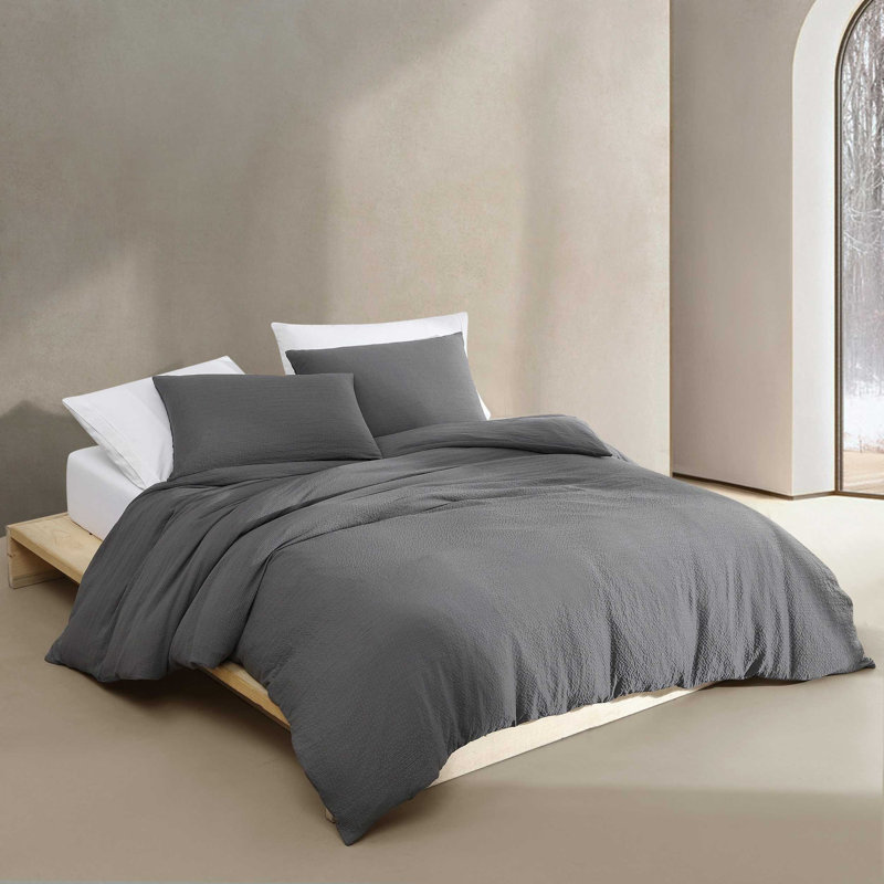 Calvin Klein Seersucker Reversible 3 Piece Comforter Set, Queen Comforter + 2 Standard Shams, Gray