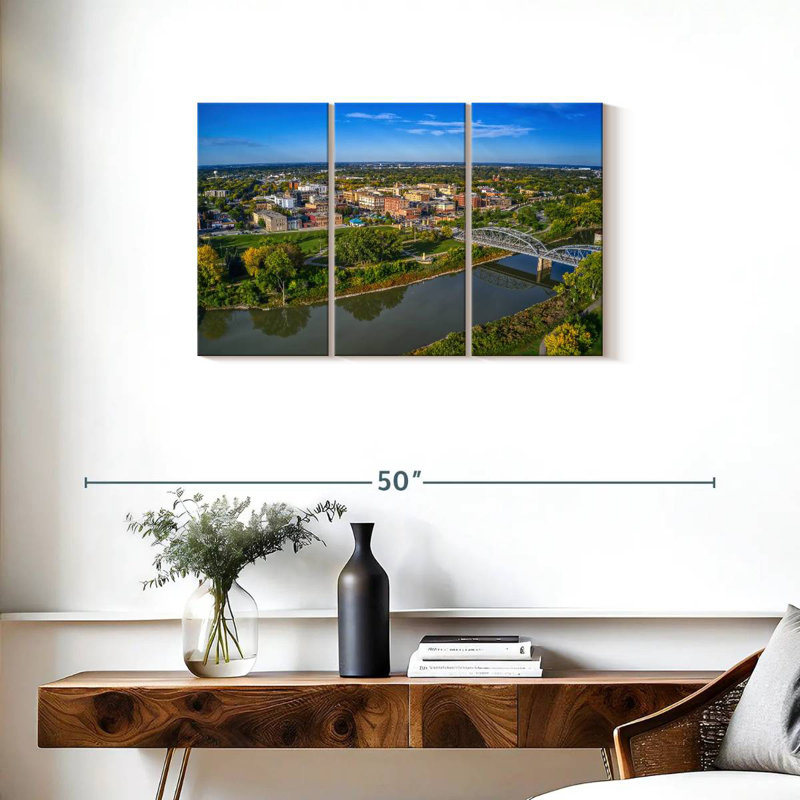 North Dakota, 20" H x 33" W