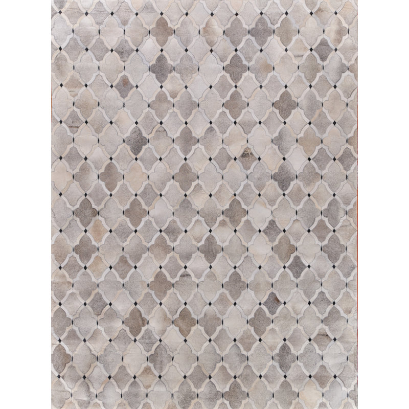 Natural Hide Geometric Handmade Cowhide Beige/Ivory/Dark Gray Area Rug, Rectangle 5' x 8'