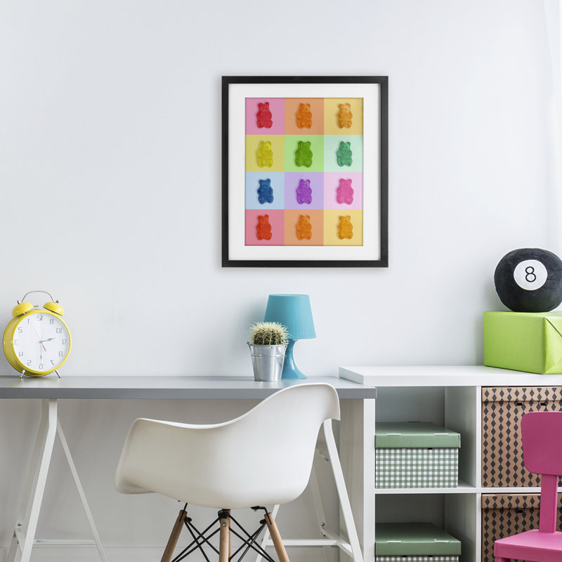«Candy Bears Rainbow», reproduction encadrée sous verre, design par Lish Creative, H 21 po x l 17 po, Cadre noir minuit