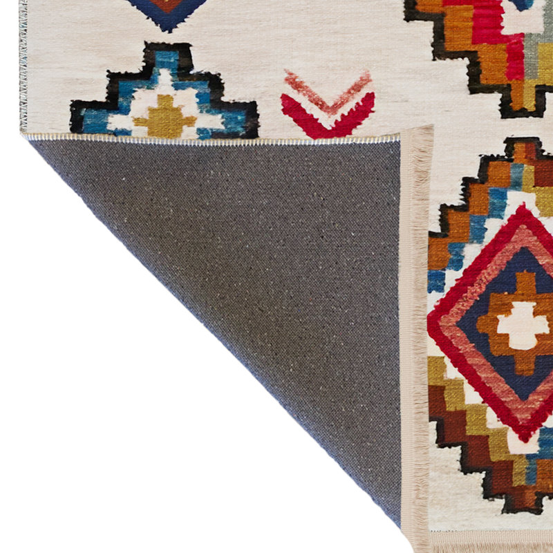 Tapis décoratif beige à motif traditionnel, Rectangle 3 pi 11,24 po x 5 pi 10,87 po