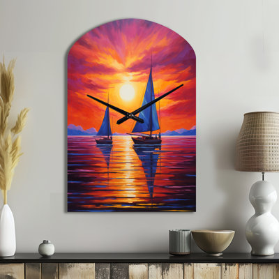 Voilier au coucher du soleil - horloge murale asymétrique en métal, sans horloge murale