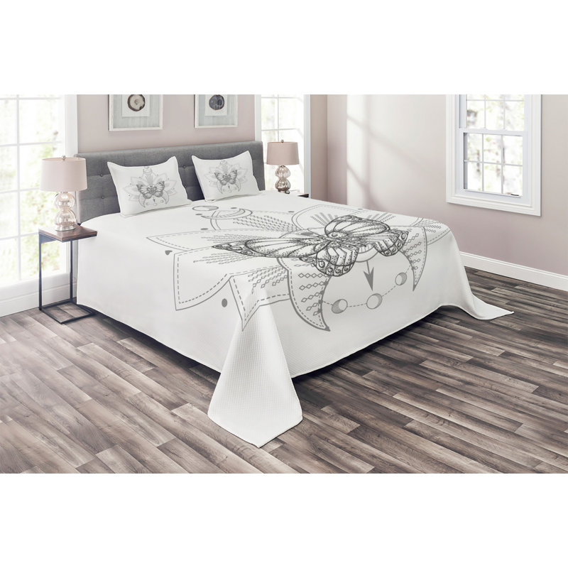 Half Moon Farmhouse / Country Polyester Coverlet, King Bedspread + 2 Shams