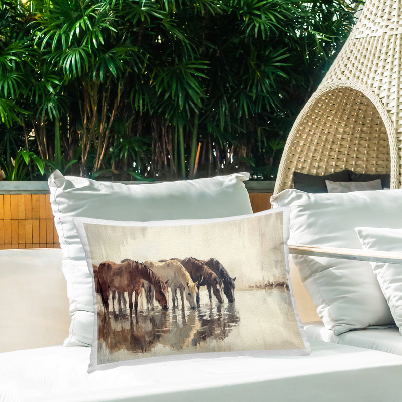 Coussin extérieur Forest Bird In Nest, imprimé par Franklyn Gregory