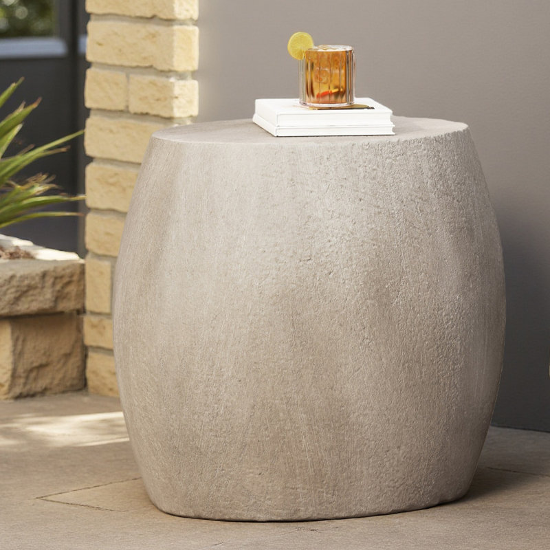 Table d'appoint d'extérieur en béton léger