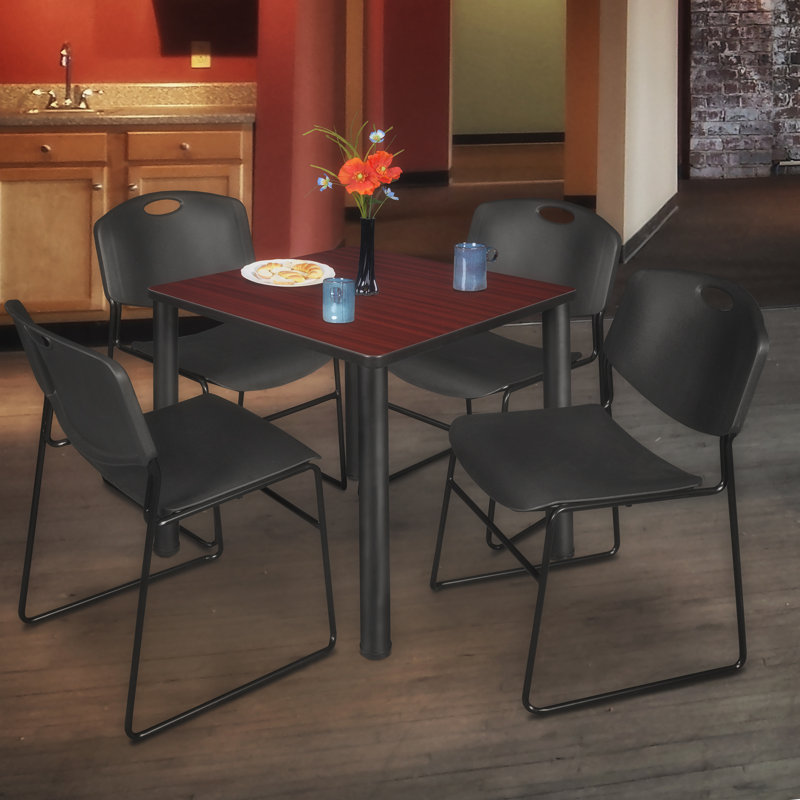 Plateau de table Kee Square, 4 chaises empilables Zeng, H 29 po x l 30 po x P 30 po, Acajou / Noir, Noir