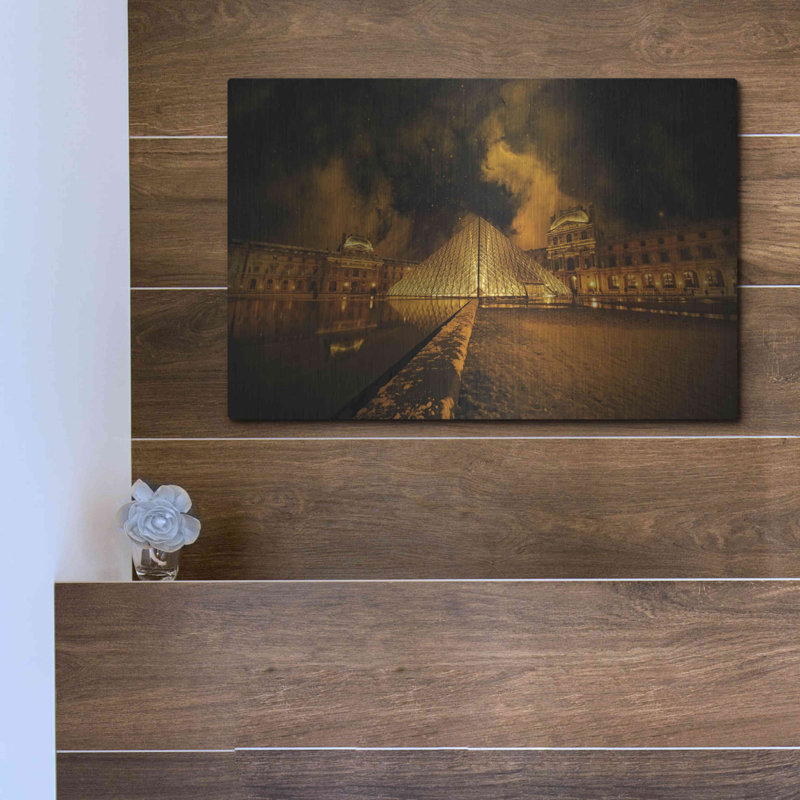 "La pyramide de Lourve" par Sebastien Lory, H 12 po x l 16 po