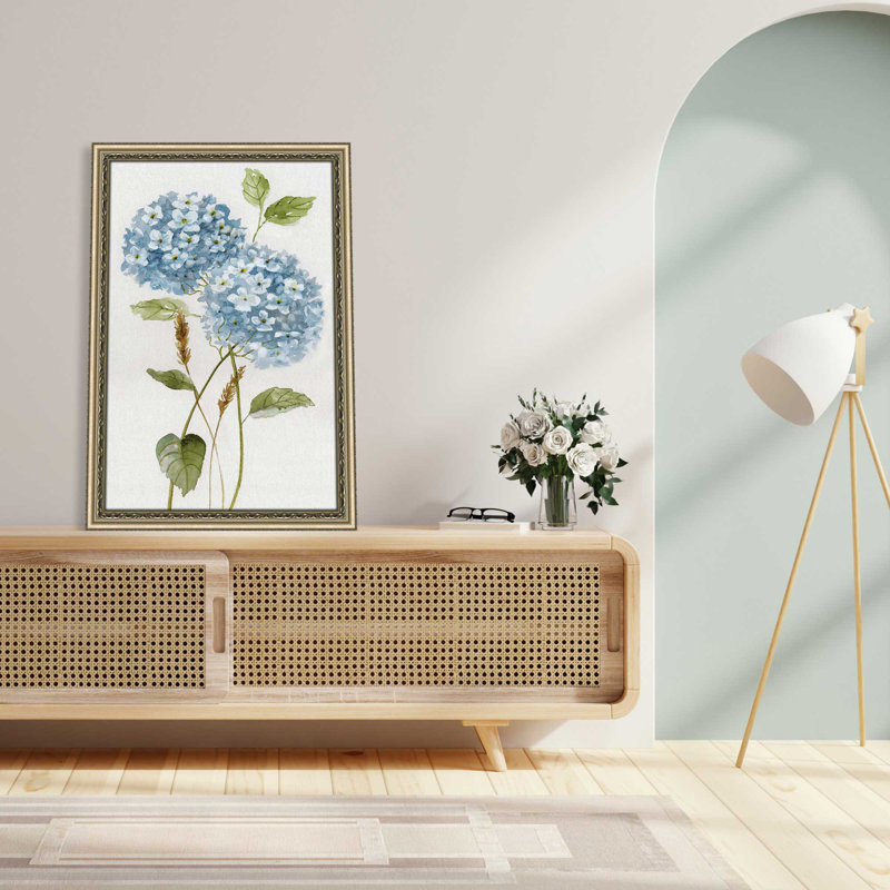 Petite hortensia bleue II par Nan - Peinture, L 27,5 po x H 39,5 po, Encadrement brun