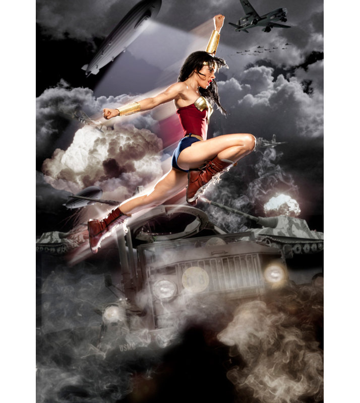 Wonder Woman, H 24 po x l 17 po