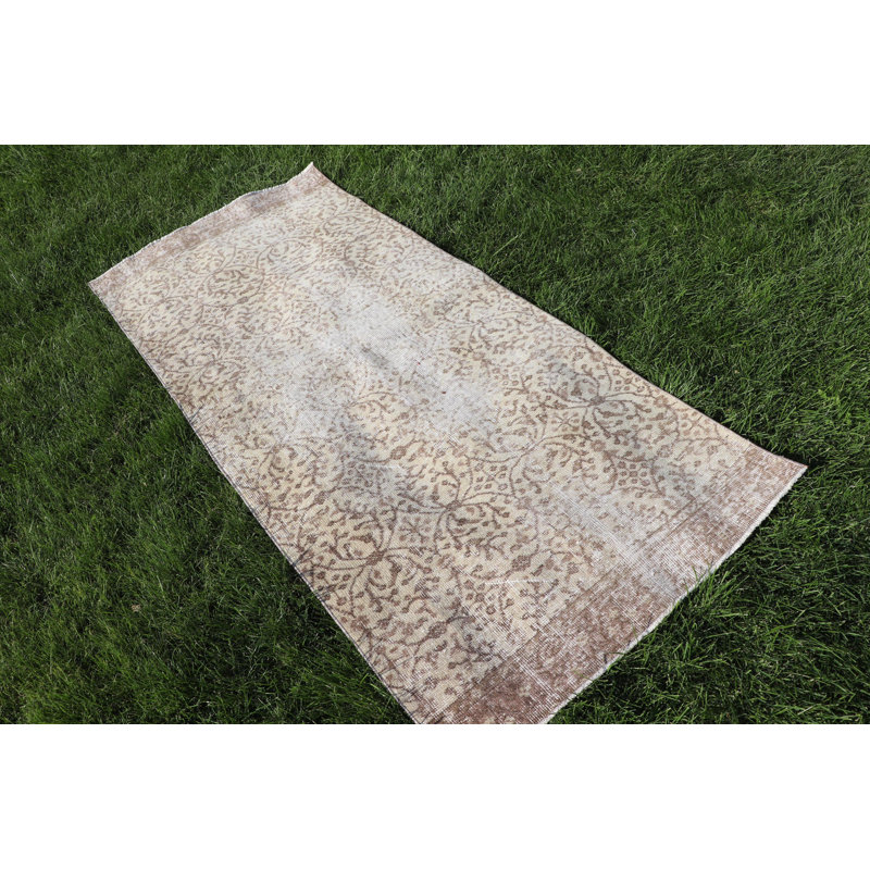 Tapis turc rétro fabriqué à la main dans un élégant motif floral beige et brun pour la décoration intérieure