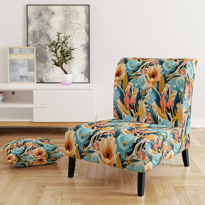 Fauteuil de chambre rembourré de couleur claire à motif tropical de fleurs claires