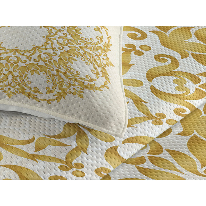 Motifs Traditional Polyester Coverlet