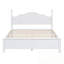 Grand lit plateforme en bois avec pieds robustes