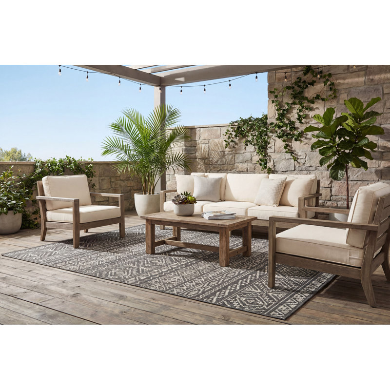 Pennock Geometric Indoor / Outdoor Rug, Rectangle 7'10" x 10'10"