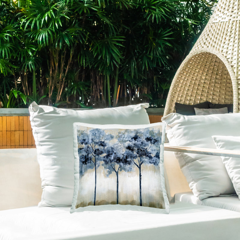Coussin d'extérieur imprimé Dappled Tree Trio, design par Nan
