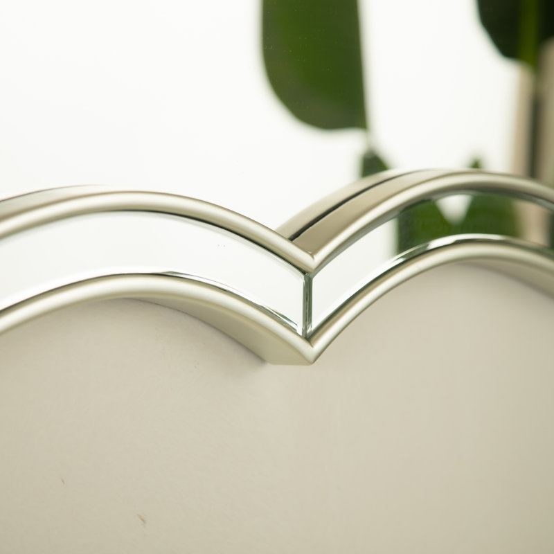 Miroir de 24 po Fleuron, miroir décoratif en forme de vague de style pu de luxe, créant une atmosphère dans l'espace de la maison, convenant à la salle de bain, à la chambre à coucher, au salon, au couloir, au vestibule, etc.